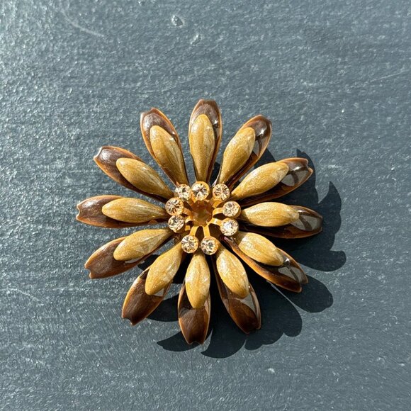 Mid-Century Resin Floral Brooch with Crystal Rhinestones - Picture 2 of 4